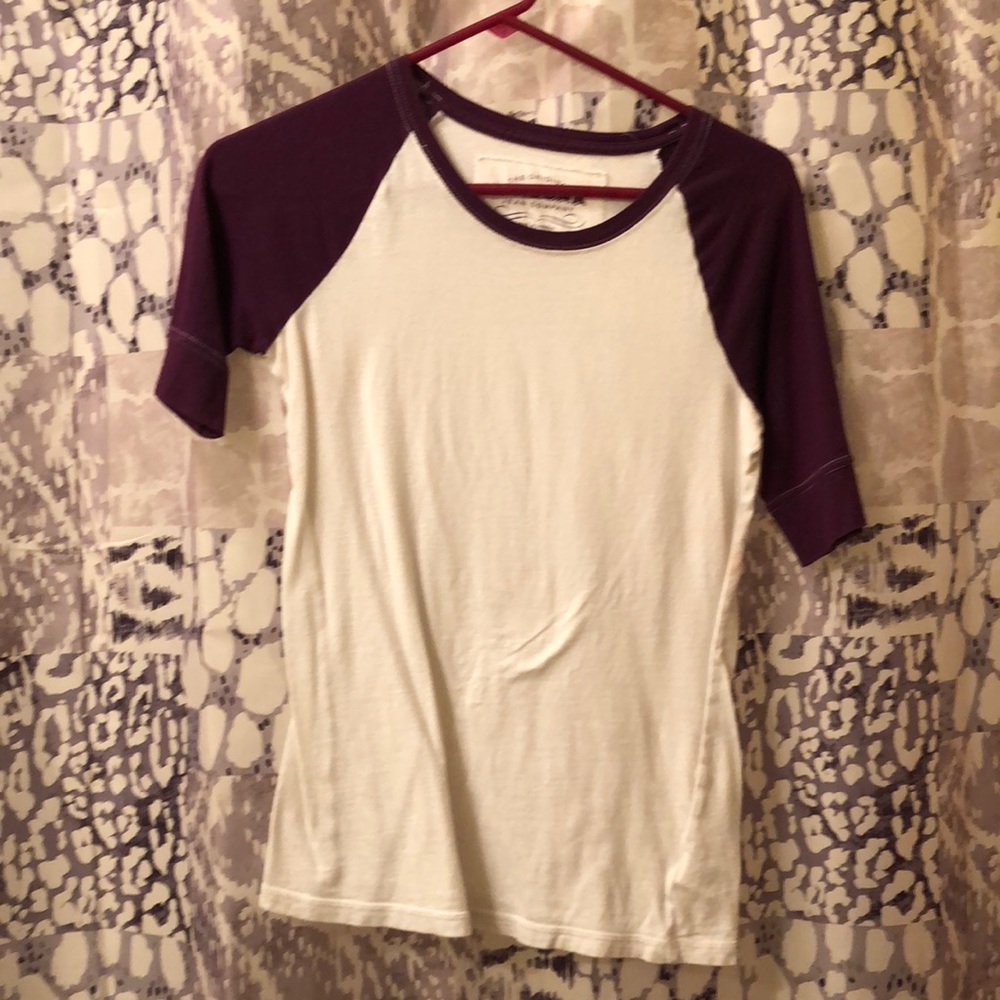 Casual 3 quarter length sleeve white/purple Tee